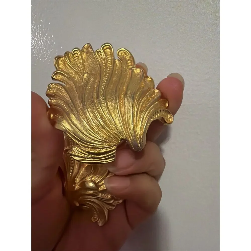 Doreen Ryan Belt Buckle Signed Gold Toned Baroque Scroll Flourish Leaf Large